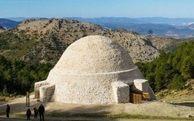 Visita a los Pozos de la Nieve de Sierra Espu�a