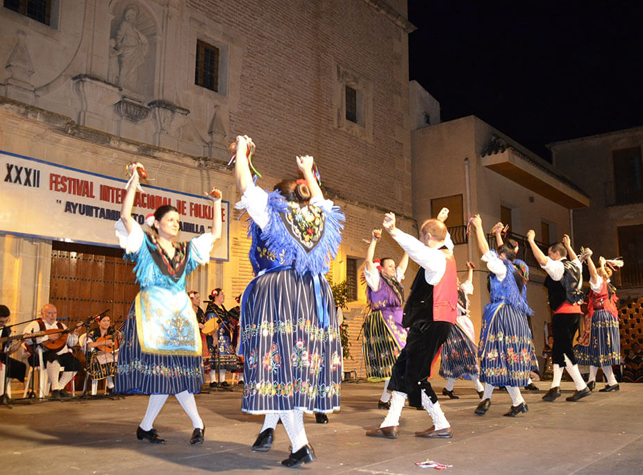 TO THE RHYTHM OF THE JOTA