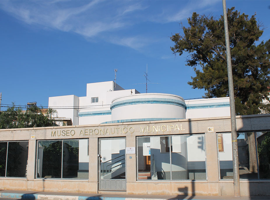 LA AVIACI�N AL DESCUBIERTO