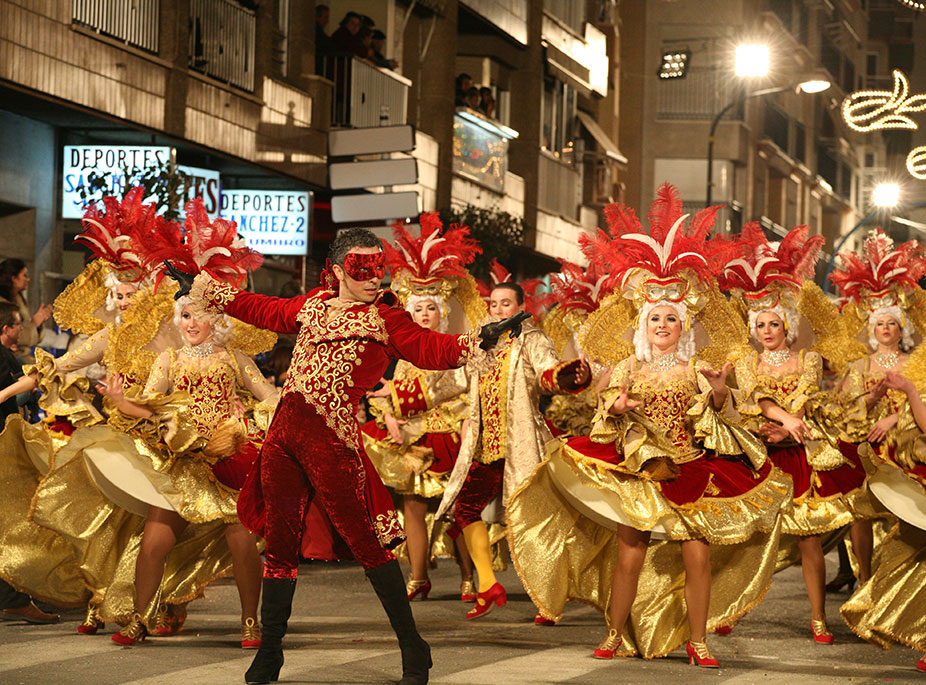 KARNEVAL IN �GUILAS