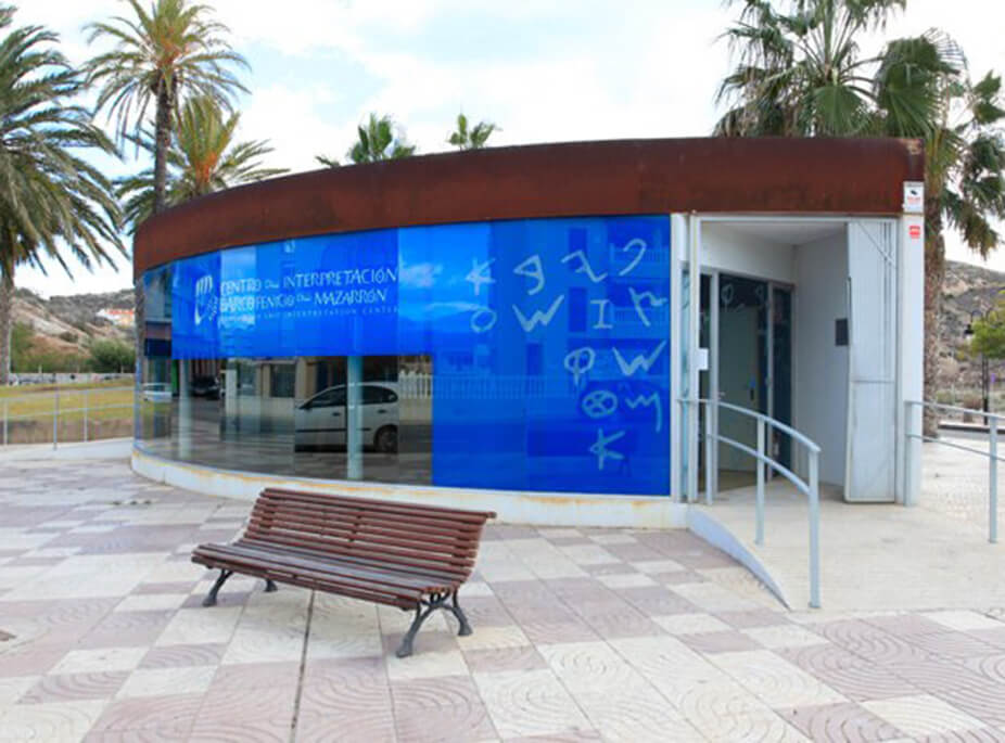 DES PH�NICIENS, DES ROMAINS ET DES PIRATES