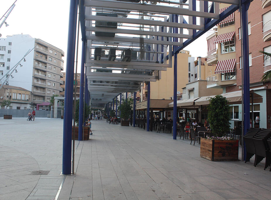 WHAT AND WHERE TO EAT