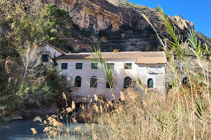 INFRAESTRUCTURAS HIDR�ULICAS EN OJ�S