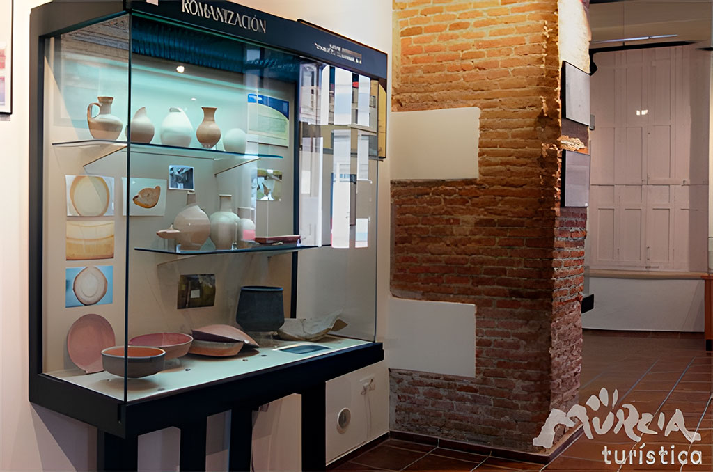 MUSEO ARQUEOL�GICO MUNICIPAL DE �GUILAS