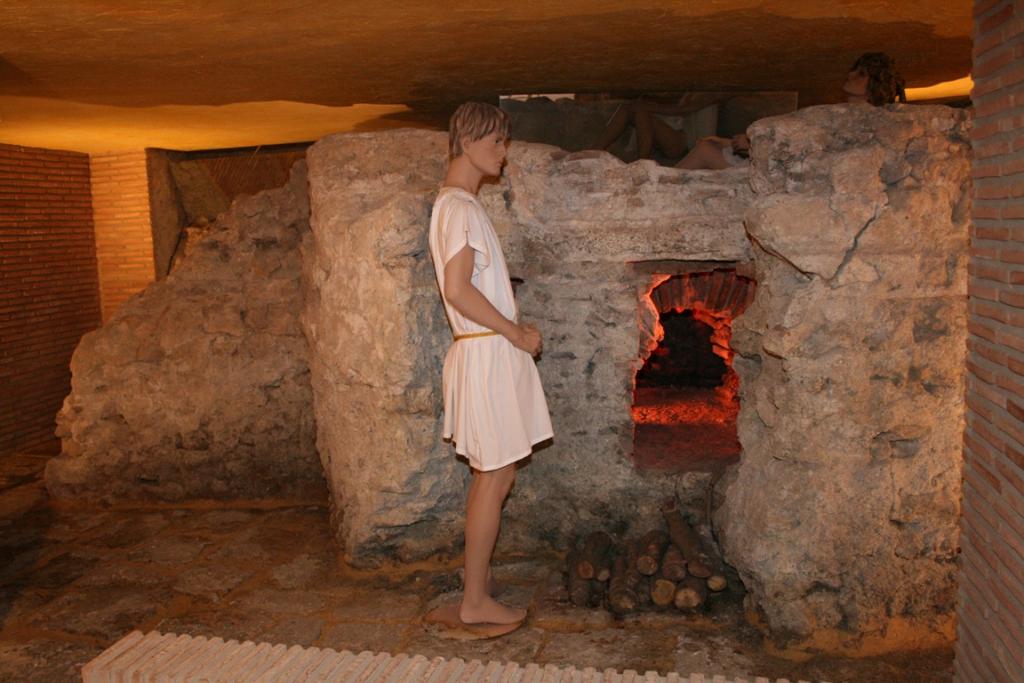 TERMAS ROMANAS DE �GUILAS