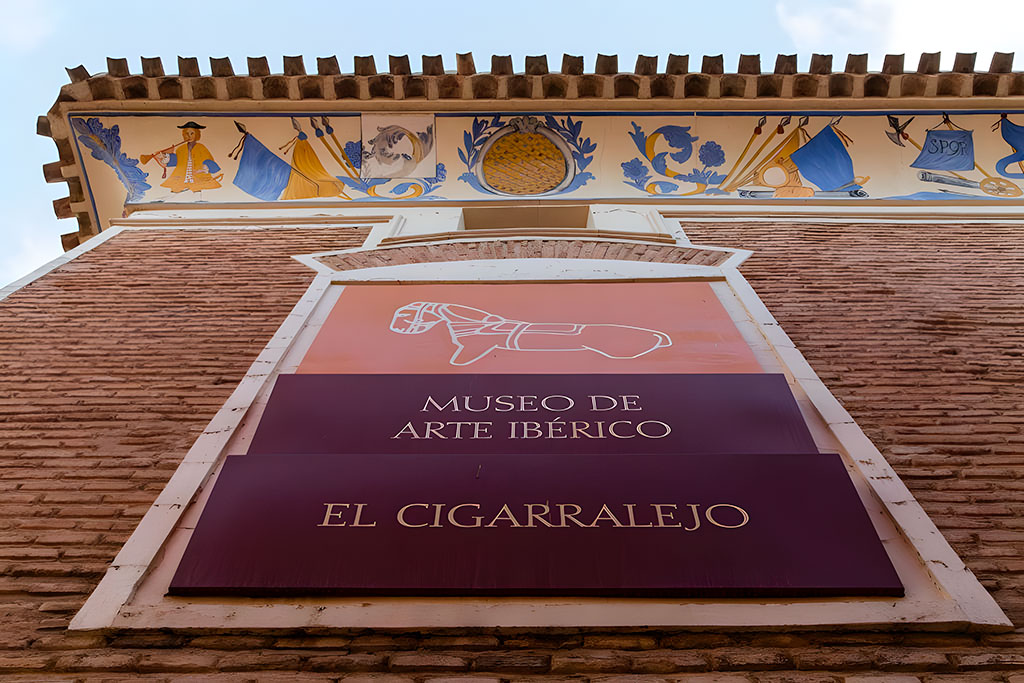 MUSEO DE ARTE IB�RICO EL CIGARRALEJO